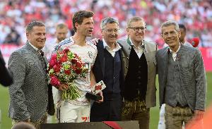 可行吗？图片报：若无合适引援，为何不留穆勒至穆西亚拉伤愈